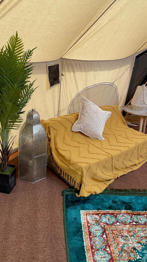 Bell Tent Village Ноттингем Экстерьер фото