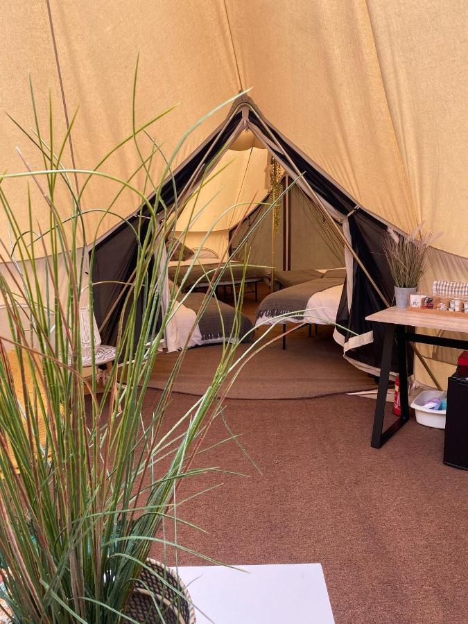Bell Tent Village Ноттингем Экстерьер фото