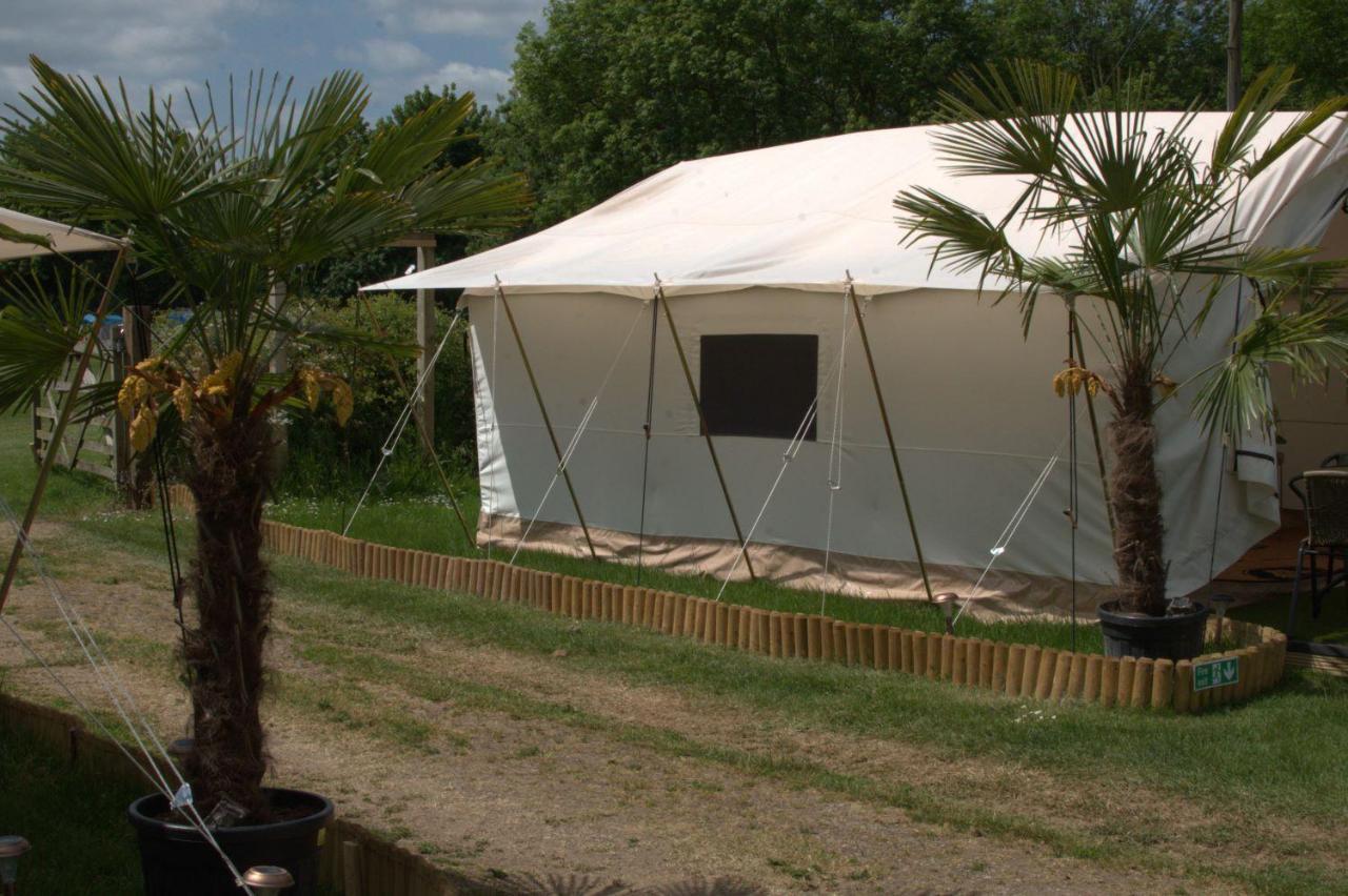 Bell Tent Village Ноттингем Экстерьер фото