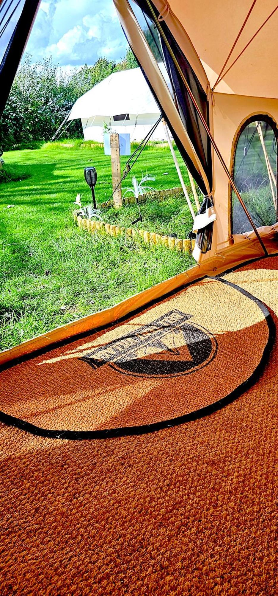 Bell Tent Village Ноттингем Экстерьер фото