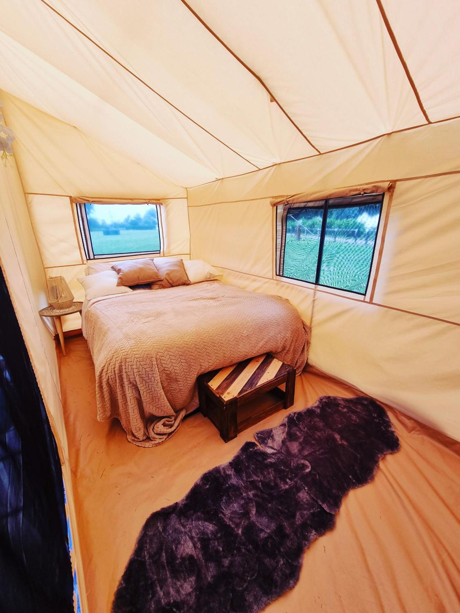 Bell Tent Village Ноттингем Экстерьер фото