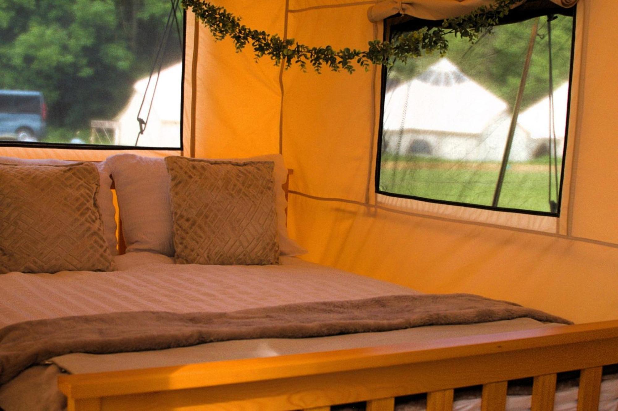 Bell Tent Village Ноттингем Экстерьер фото