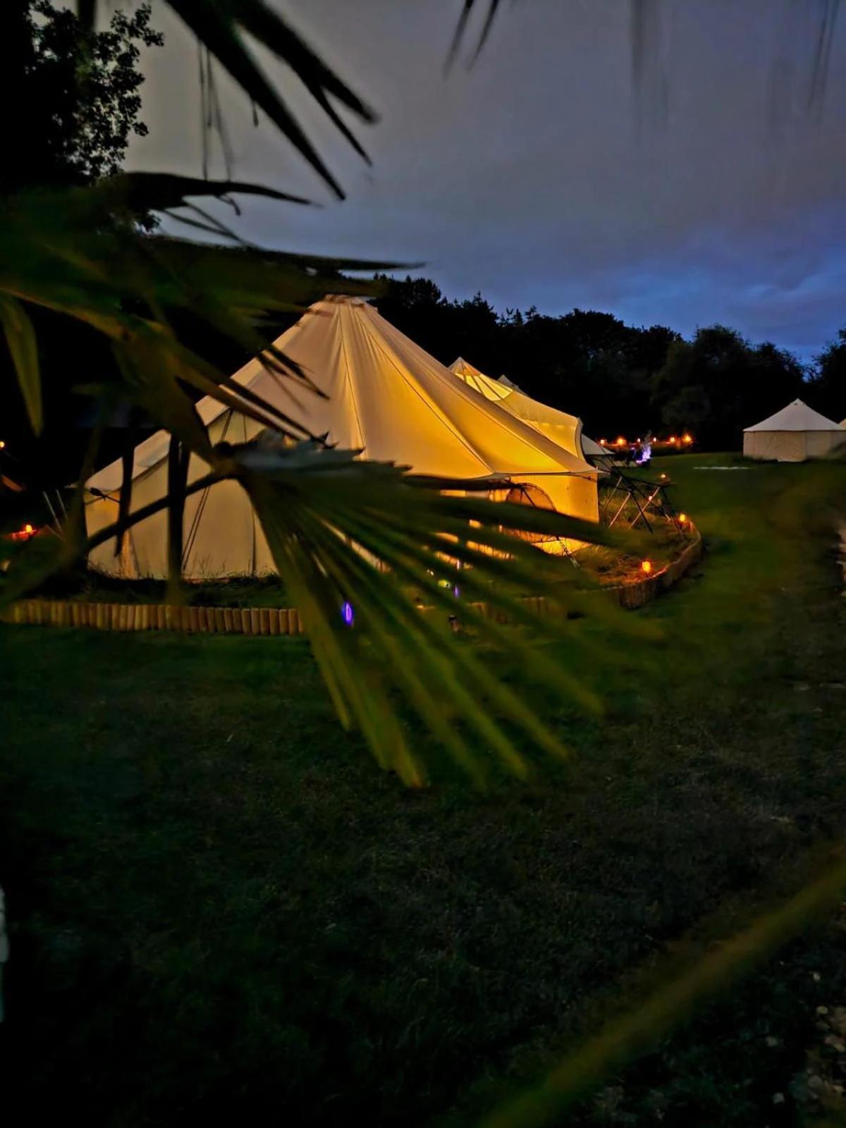 Bell Tent Village Ноттингем Экстерьер фото