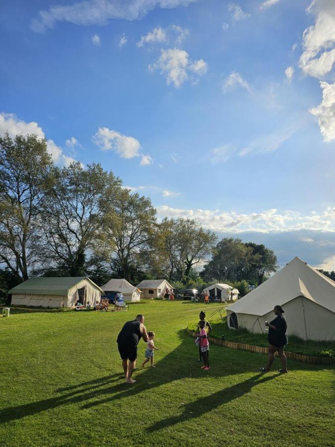 Bell Tent Village Ноттингем Экстерьер фото